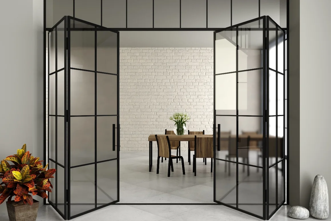 Esszimmer mit schwarzer Falttür